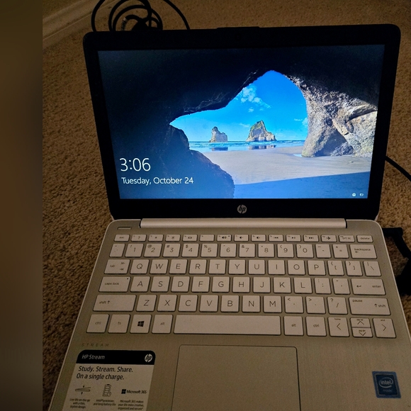 HP Stream Laptop - Picture 5 of 8